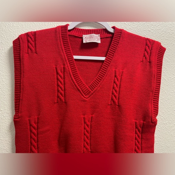 Pendleton Vintage Wool Knit Sweater Vest Virgin Wool VNeck Sleeveless Red Petite - Picture 3 of 7